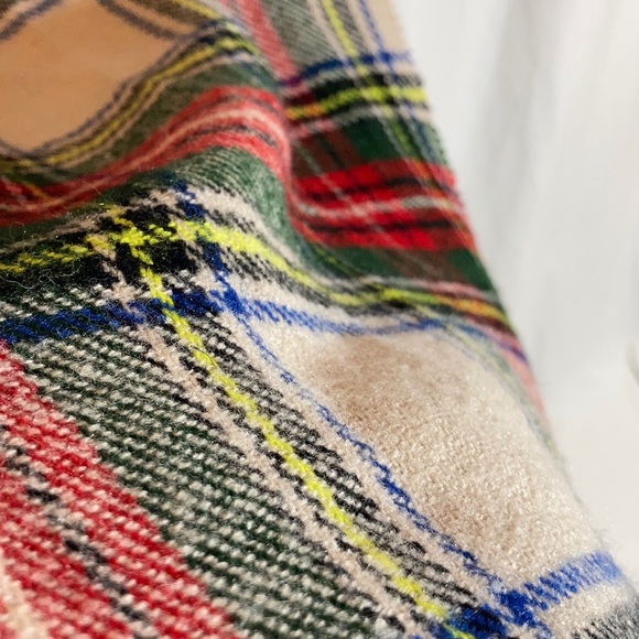 Vintage 2000s Holiday Plaid Scarf - Picture 4 of 4